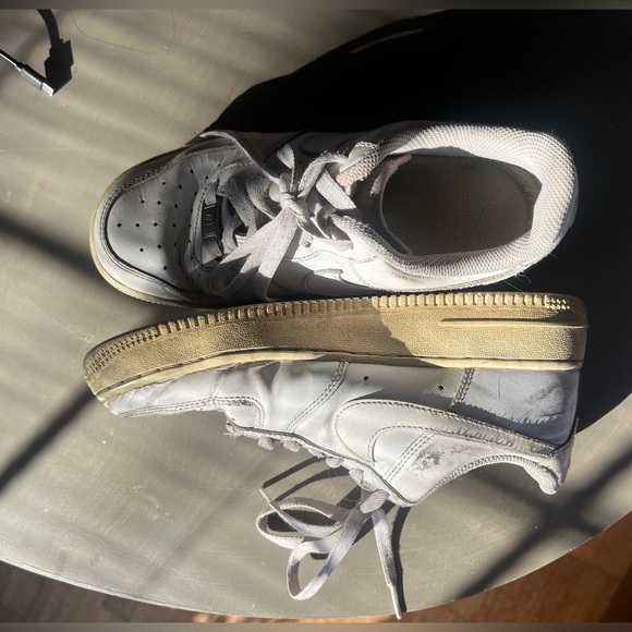 Nike Women’s Air Force. Size 8 - Picture 2 of 4
